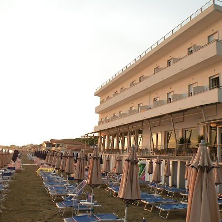 Hotel Parrini Follonica Εξωτερικό φωτογραφία