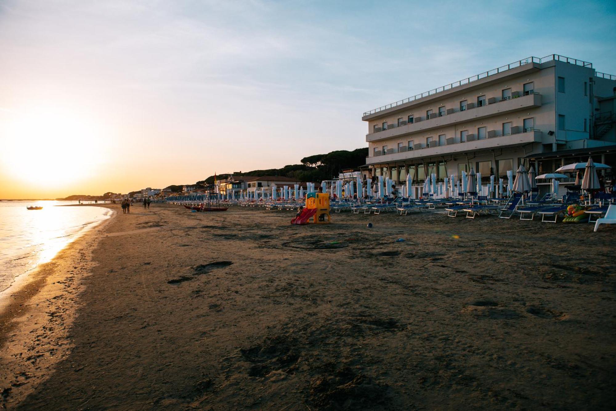 Hotel Parrini Follonica Εξωτερικό φωτογραφία